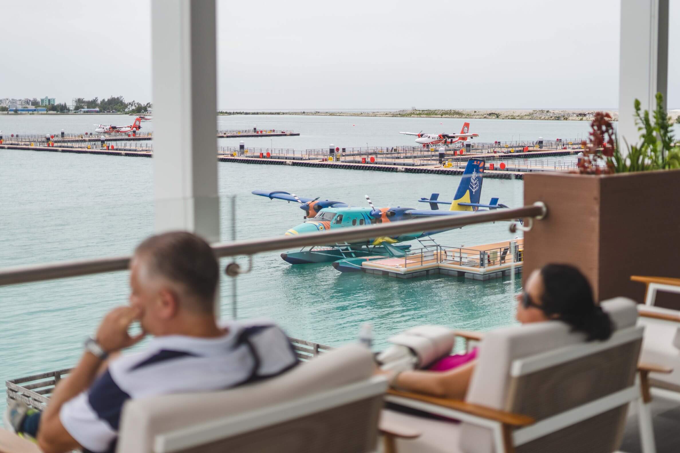 Manta seaplane lounge